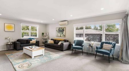 5 Bedroom, 2 Bathroom House - Photo 4