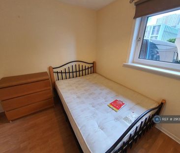 3 bedroom flat to rent - Photo 5