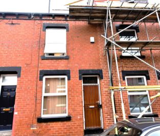 4 bedroom House in Hyde Park, Leeds - Photo 6