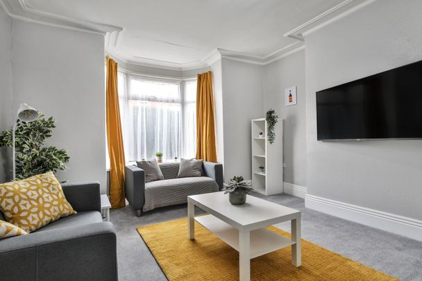 Room in a Shared House, Sackville Road, S10 - Photo 1