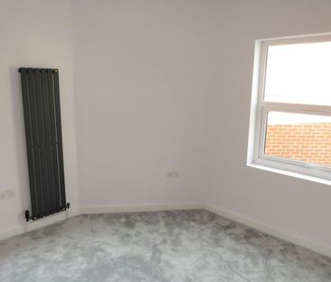 Salisbury Street - Photo 3