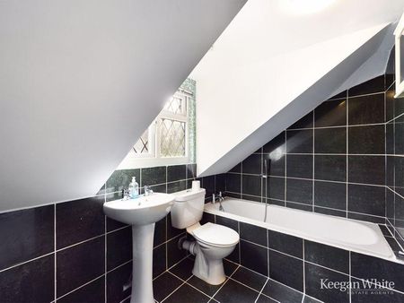 4 bedroom chalet to rent - Photo 4