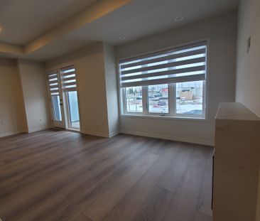 For Lease - 8 Matawin Lane, Richmond Hill, Ontario - Photo 1