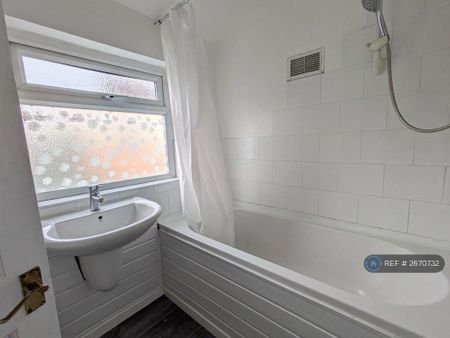 Studio to rent - Photo 5