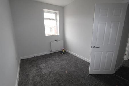 2 bed house to rent in Brook Street, Blackburn, BB1 - Photo 4
