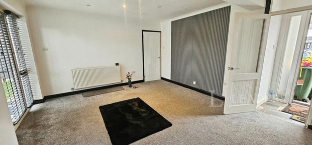 2 bedroom bungalow to rent - Photo 1