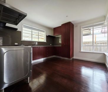 Charming Family Home - Photo 6