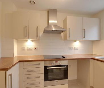 2 bedroom terraced house to rent - Photo 4