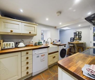15 Arthur Street, Hillsborough, BT26 6AP - Photo 4