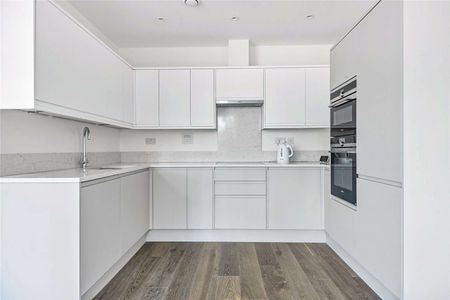 A superb modern apartment situated in attractive Oxted. - Photo 5