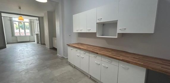 Location Appartement 1 pièce 49m² ARMENTIERES 59280 - Photo 2