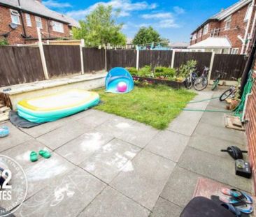 Patterdale Avenue - Cheshire - WA2 - Photo 5