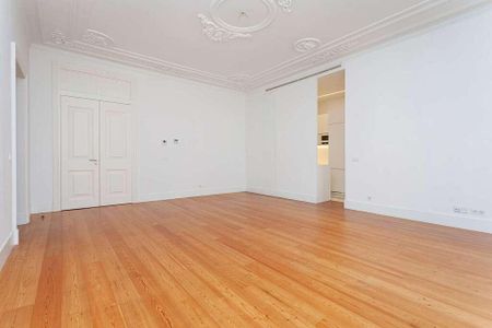 1 Bedroom Apartment with parking, Avenida da Liberdade, Lisboa - Photo 3