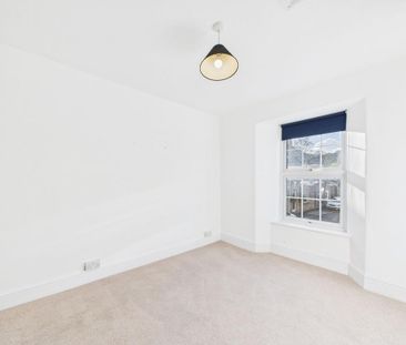 4 bedroom terraced house to rent - Photo 3