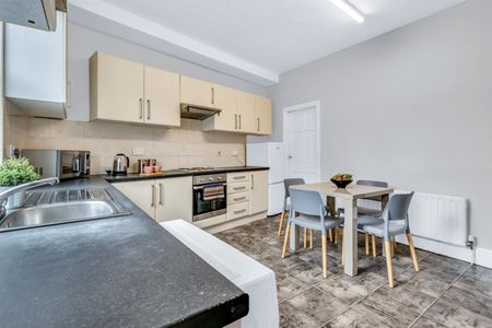 Beechwood Road, Burley, LS4 2LU - Photo 5
