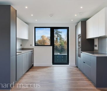 16 Lambert Place, Thames Ditton - Photo 6