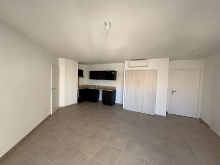 Location Appartement 3 pièces 62m² AGDE 34300 - Photo 4