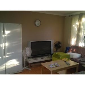 Furnished Room rental with only walking distance to Curtin Uni & Amenities! - Photo 2
