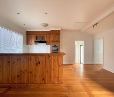 ADDISON REAL ESTATE - Photo 3