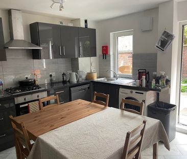 5 Bed Terraced House, Redhill St, NW1 - Photo 5