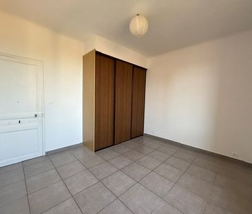 Location Appartement 3 pièces 67m² TOULON 83200 - Photo 3