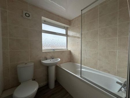 3 bedroom end of terrace house to rent - Photo 5