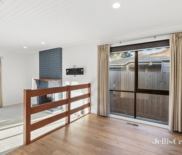 16 Parry Road, Eltham North - Photo 2