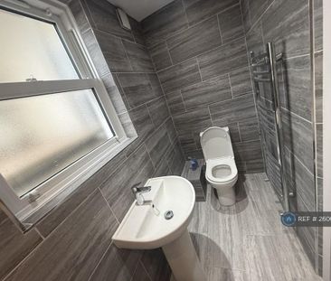 3 bedroom penthouse to rent - Photo 2