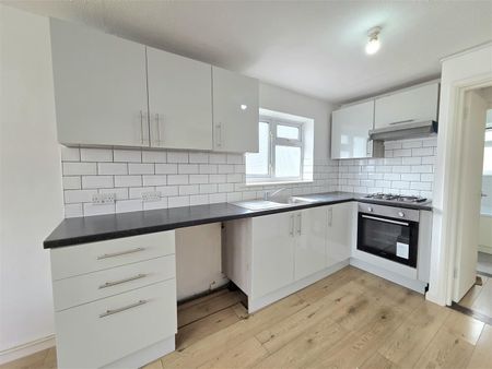 Apartment For Rent 5-7 Clive Road, Portsmouth - Photo 4