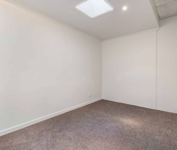 Tidy 2 bedroom apartment - Photo 1