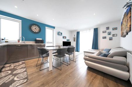 2 bedroom flat to rent - Photo 4