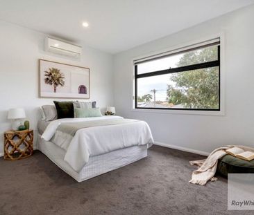 Charming 3-Bedroom Townhouse in Westmeadows - Photo 3