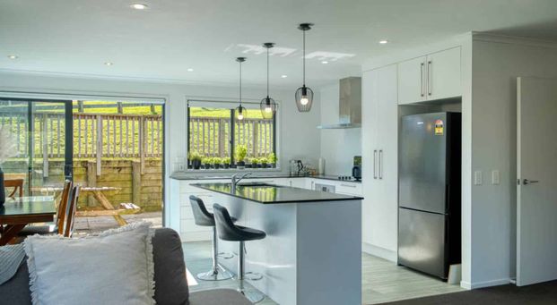 Bright and Spacious Modern Home - Photo 1