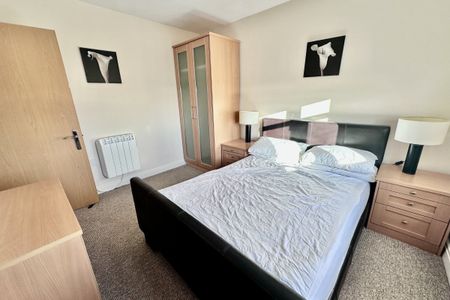 Lakeside Boulevard - Photo 2