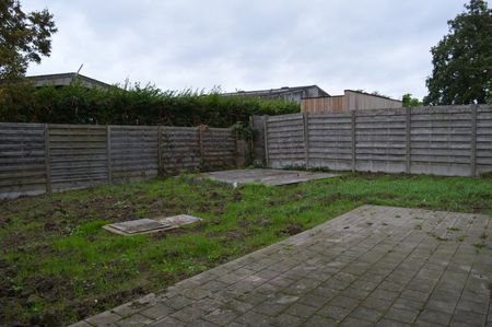 Halfopen gezinswoning met garage en zonnige tuin - Foto 4