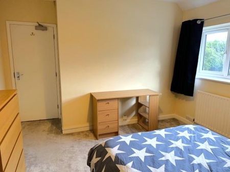 22 Almond Close, GuildfordProperty for lettings - Seymours - Photo 4