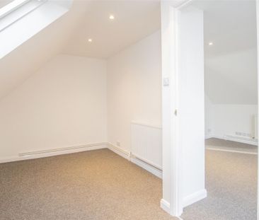 1 bed Flat To Let - Photo 5