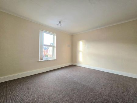 3 bedroom end of terrace house to rent - Photo 3