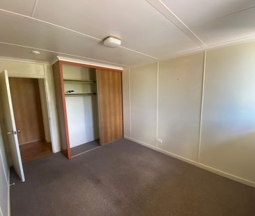 2 Bedroom low-set brick unit - Photo 3