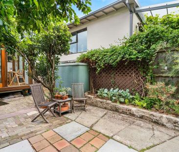 Three Bedroom Bondi Semi With A Deep Leafy Garden & Parking! - Photo 6
