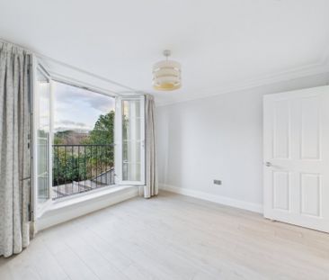 19 Cherry Orchard, Staines-Upon-Thames, Middlesex,TW18 - Photo 1