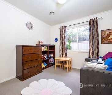 Stunning 4 bedroom home - Photo 4