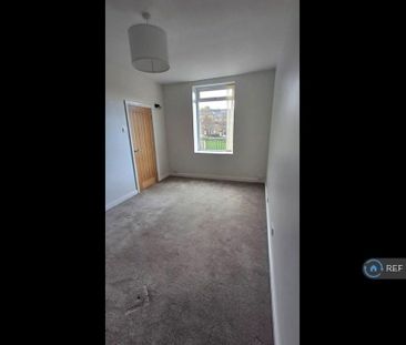 2 bedroom semi-detached house to rent - Photo 2