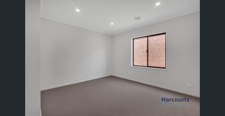 Family Home in Ellarook Estate Truganina - Photo 3