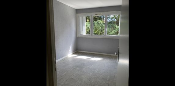 Location Appartement 4 pièces 70 m² Issoudun - Photo 2