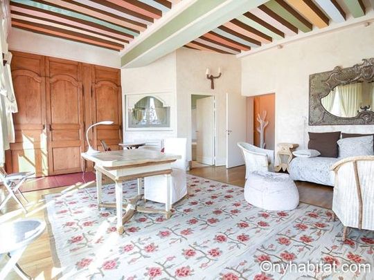 Logement à Paris, Location meublée - Photo 1