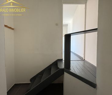 Location Appartement 3 pièces 54m² CHARLIEU 42190 - Photo 5