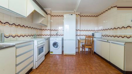 Plaça Honduras, Valencia, Valencian Community 46022 - Photo 5