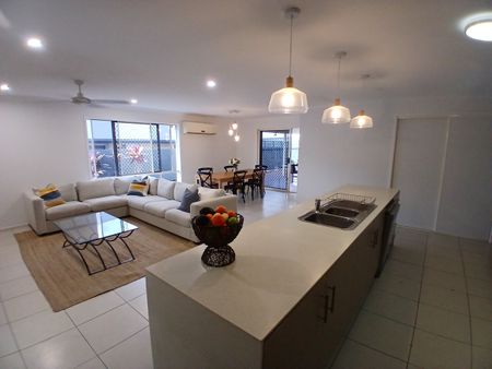 19 Rolland Pde, Warner QLD 4500 - House For Rent - $785 | Domain - Photo 3