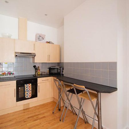 5 bedroom flat to rent - Photo 3